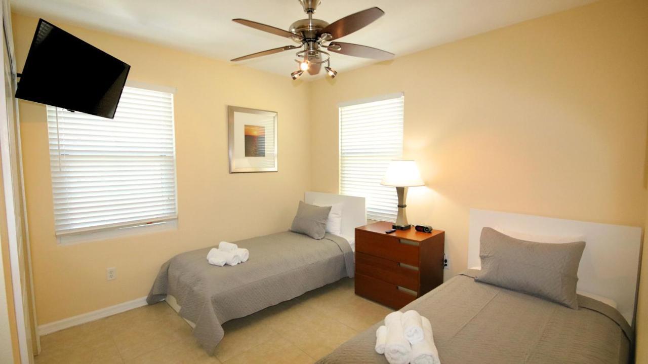 Johns Pass Condo'S- Fully Remote St. Pete Beach Exterior foto